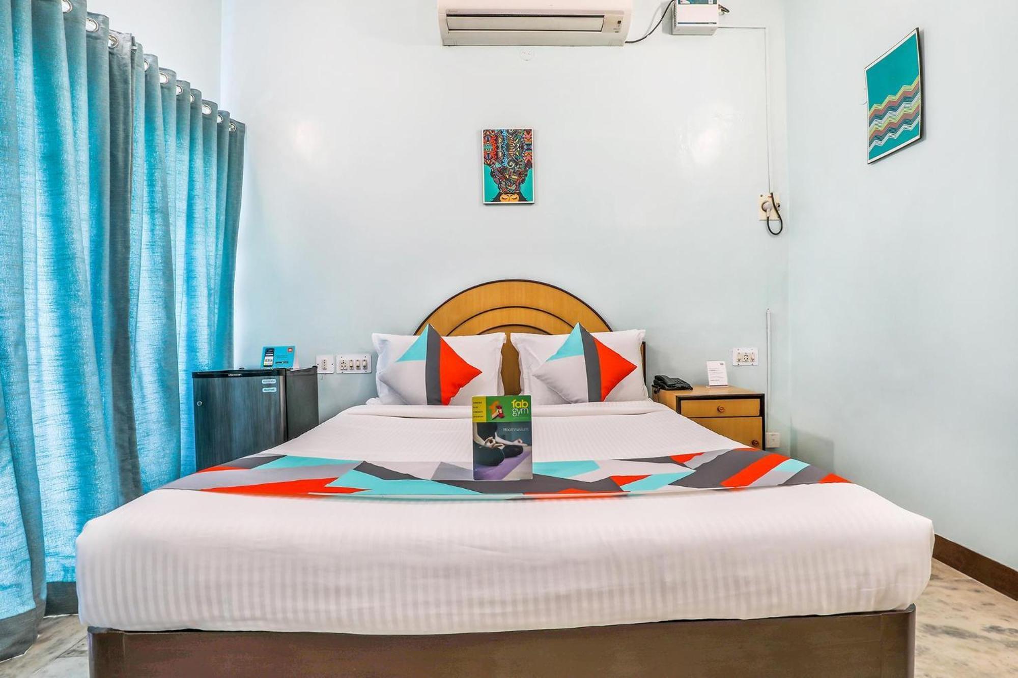 Fabexpress Santhi Inn - 500 Meters From Promenade Beach Pondicherry Exterior photo